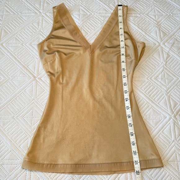 Spanx Slimplicity Double V-Neck Camisole Smooth Shaping Top Nude Size Medium - Picture 5 of 8